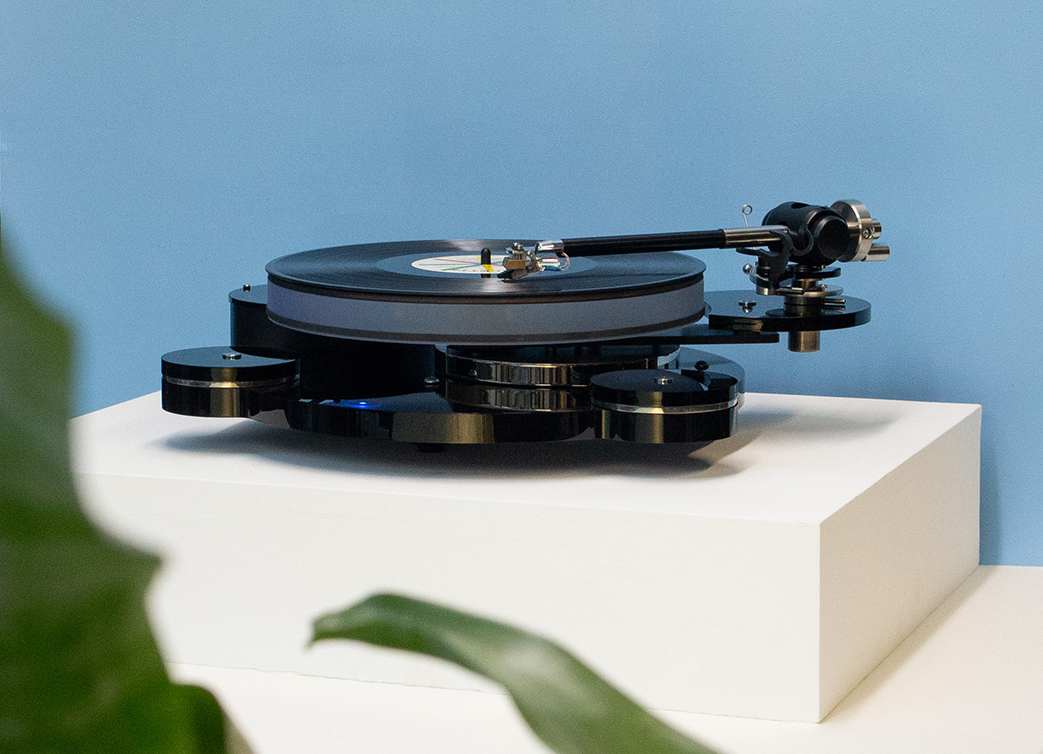 Origin Live Calypso Turntable and Illustrious Tonearm playing vinyl transients, the cartridge making brand new electricity as it plays